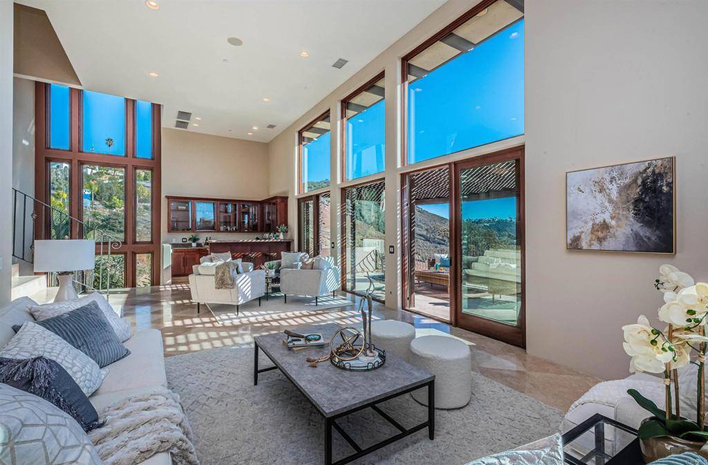 Vista, CA 92084,2362 Edgehill RD