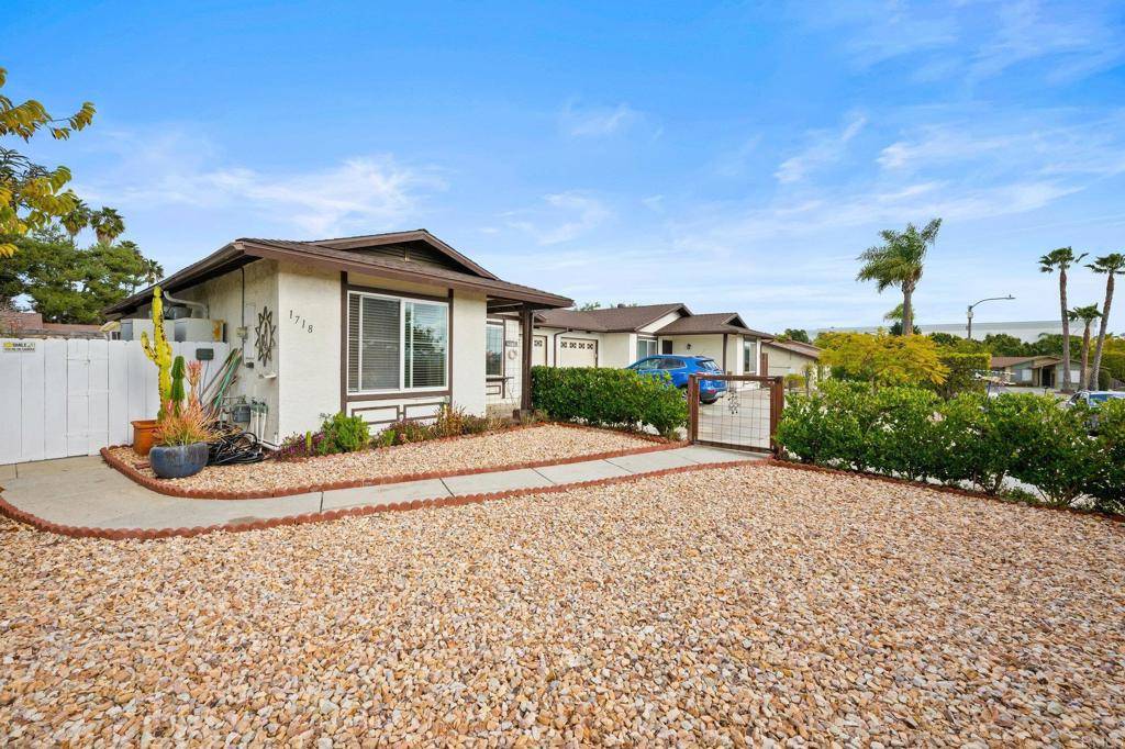 Oceanside, CA 92056,1718 Lemon Heights DR