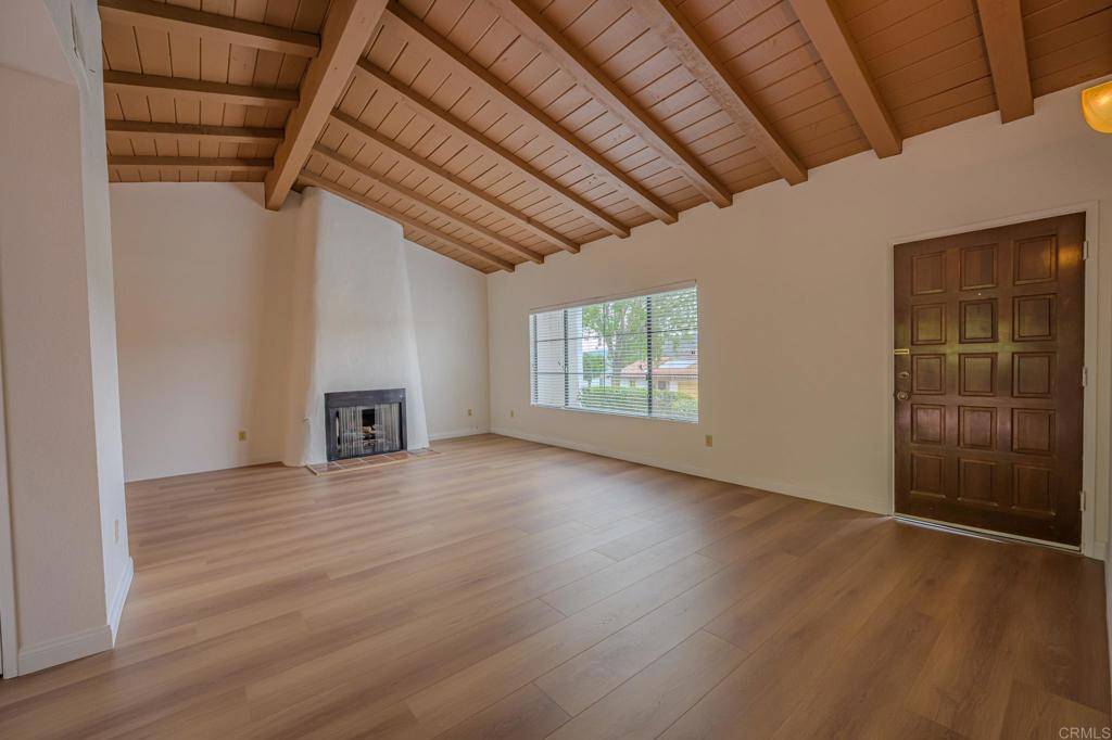 Escondido, CA 92026,1221 La Paloma Gln