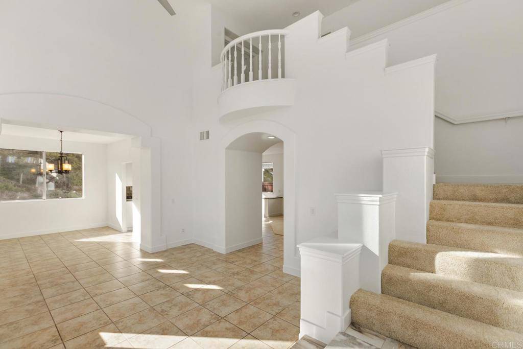 Escondido, CA 92026,2401 N Summit Circle