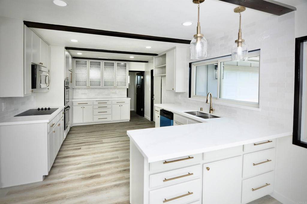 Fallbrook, CA 92028,844 Hamilton LN