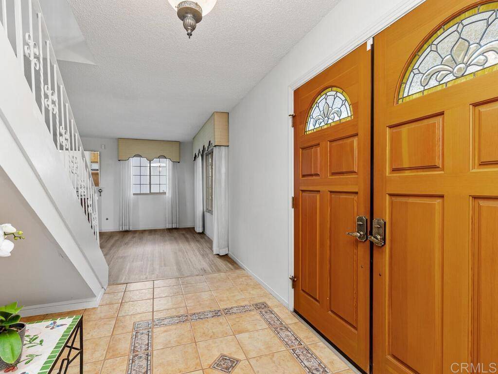 Carlsbad, CA 92008,2044 Linda LN