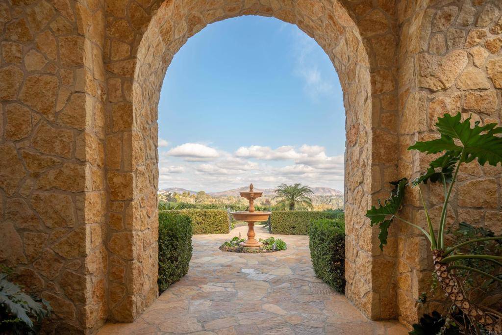 Rancho Santa Fe, CA 92067,5423 Calzada del Bosque
