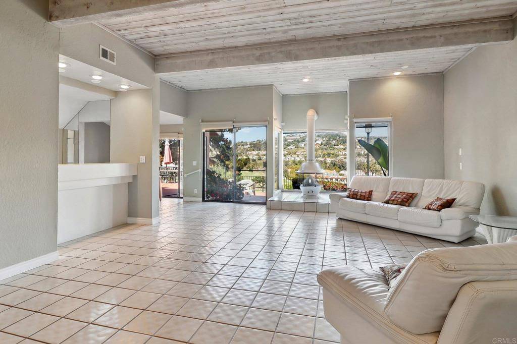Carlsbad, CA 92009,2804 La Costa Ave