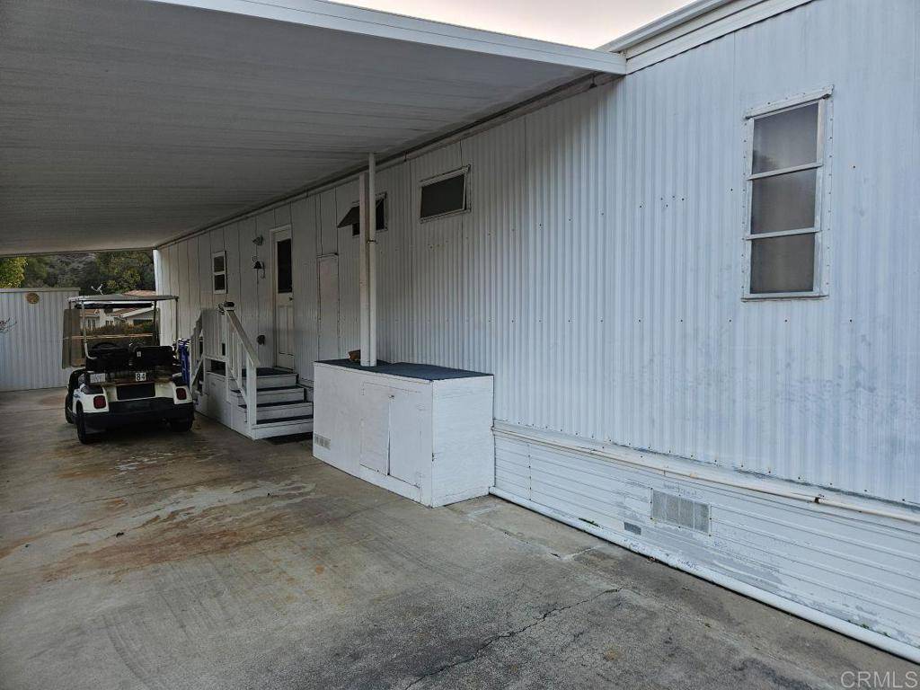 Escondido, CA 92026,8975 Lawrence Welk DR #85