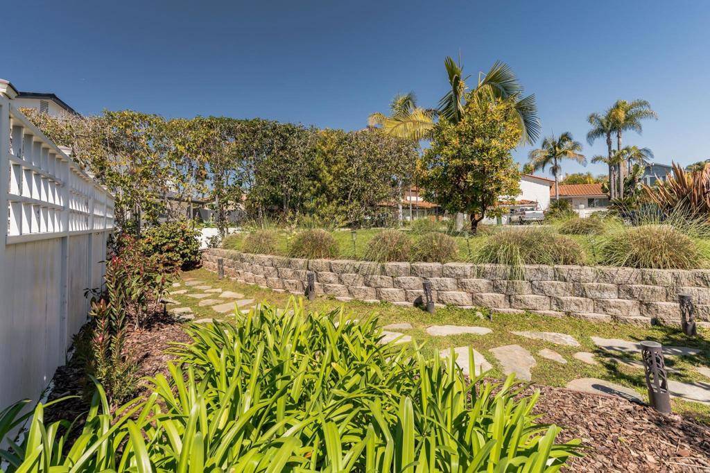Carlsbad, CA 92008,3975 Stella Maris LN