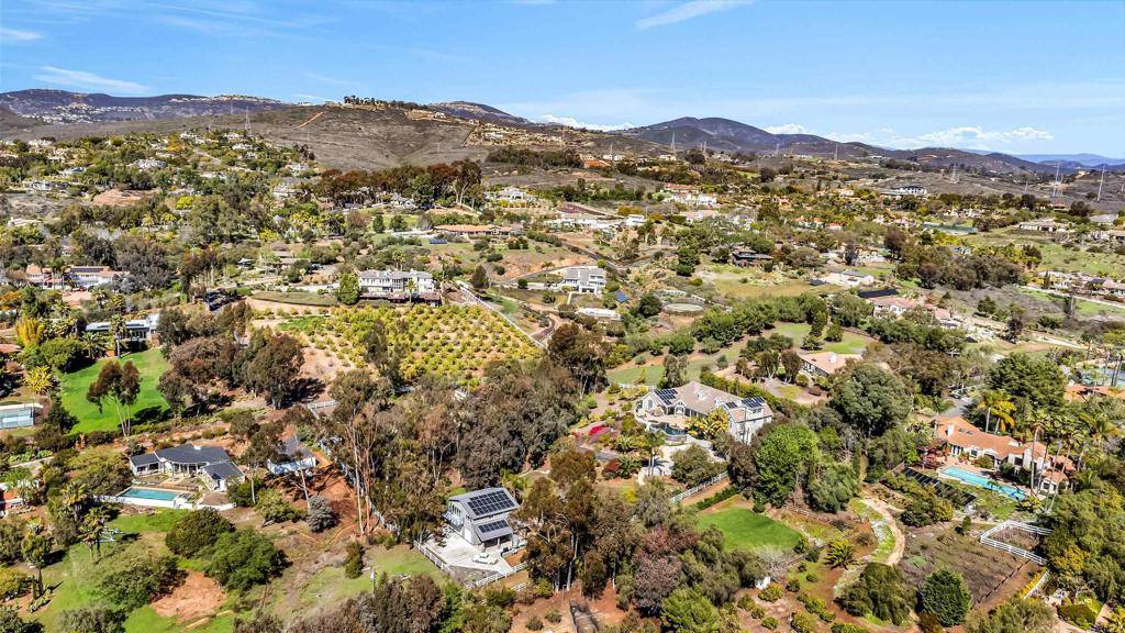 Encinitas, CA 92024,3537 Dove Hollow RD