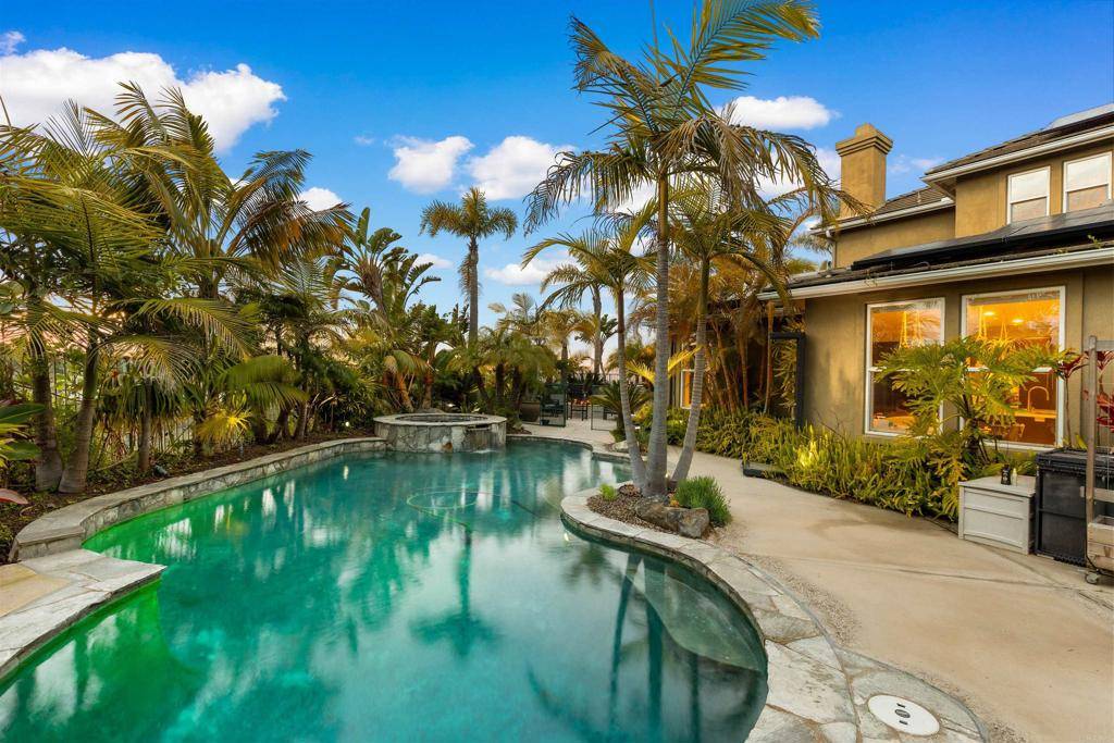 Carlsbad, CA 92011,6497 Wayfinders CT