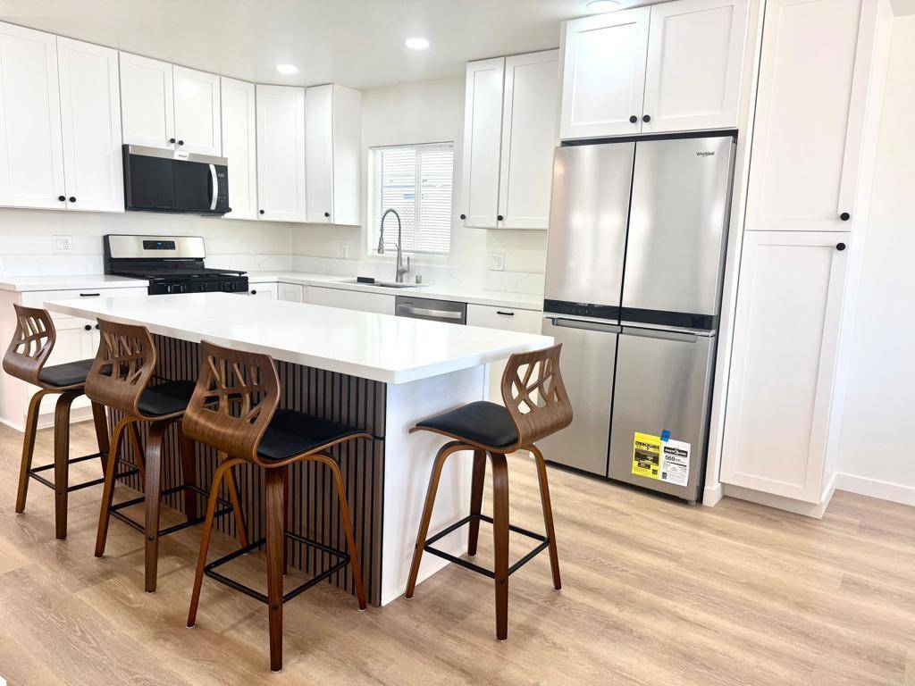 San Marcos, CA 92078,650 S Rancho Santa Fe Rd #124