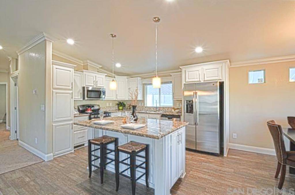 Escondido, CA 92027,2700 E Valley Parkway E #64