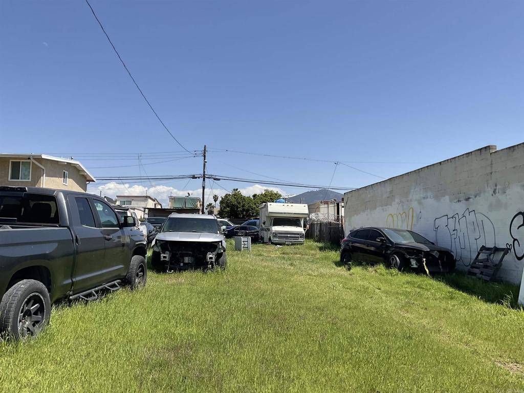 Spring Valley, CA 91977,749 Grand Ave
