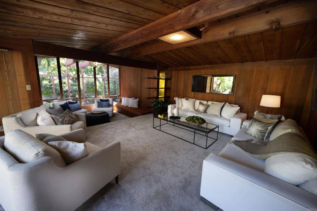 San Diego, CA 92106,3646 Rosecroft LN