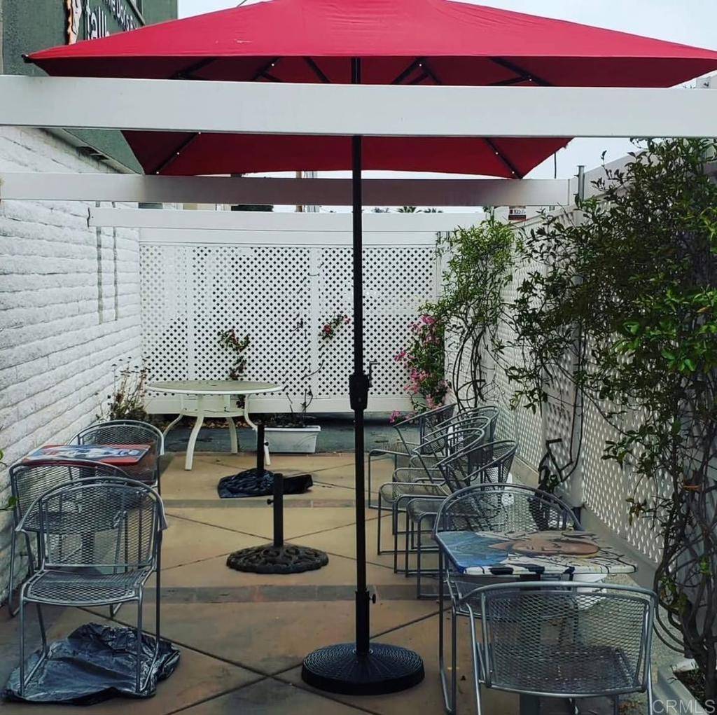 Fallbrook, CA 92028,103 S Main Ave.