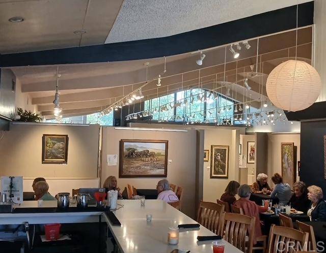 Fallbrook, CA 92028,103 S Main Ave.