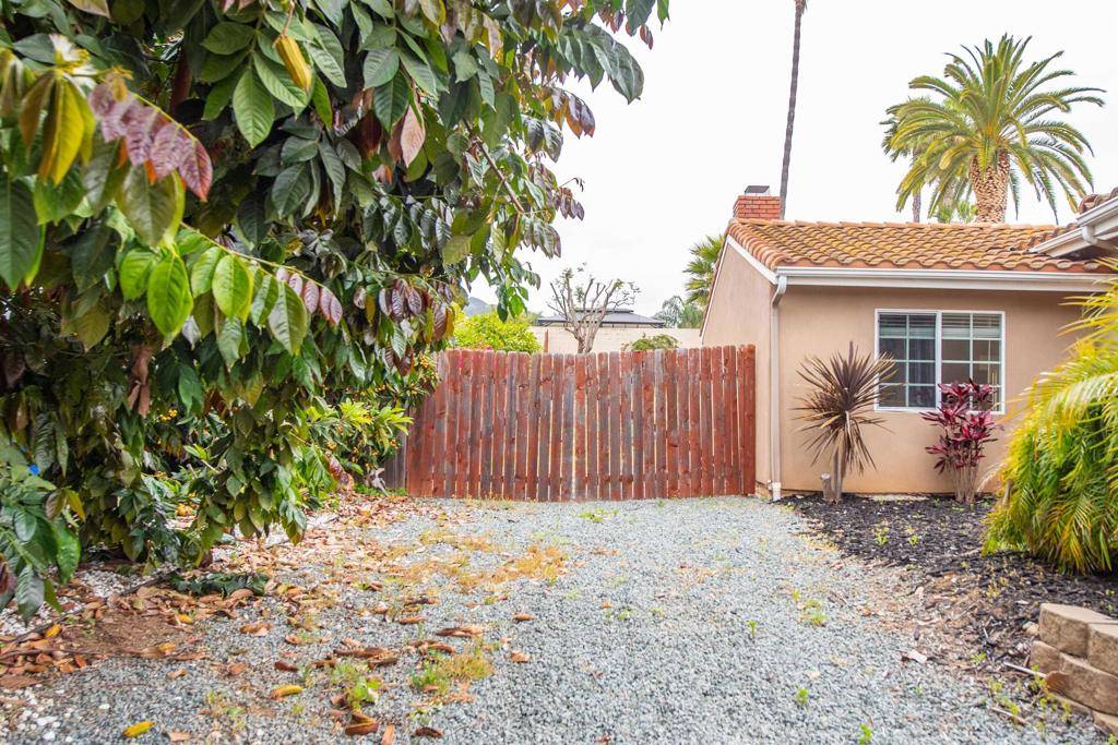 Vista, CA 92084,829 Warmlands AVE