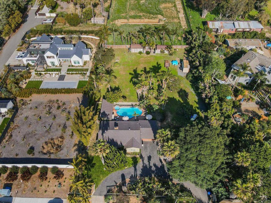 Encinitas, CA 92024,1386 Lake DR