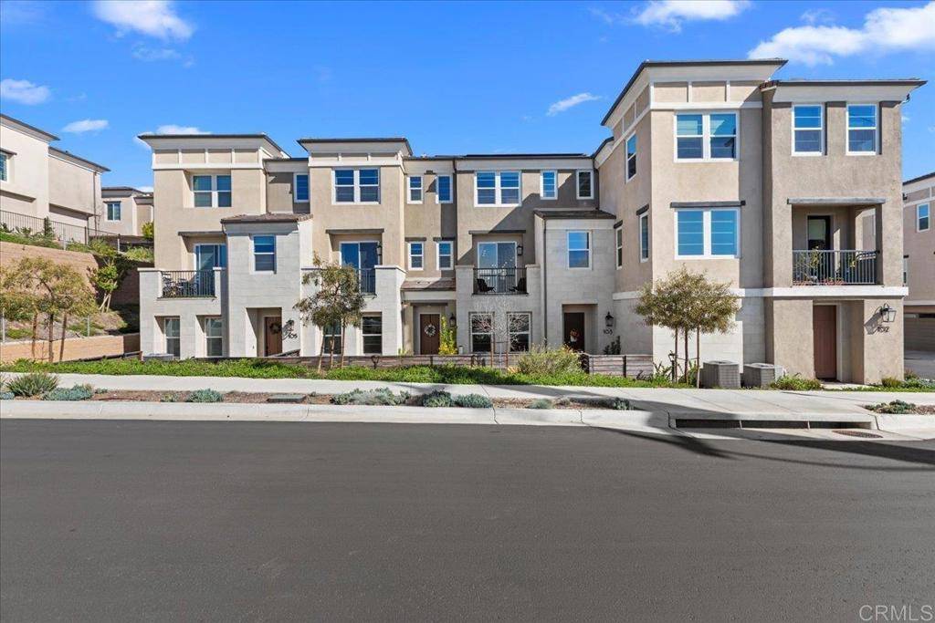 San Marcos, CA 92078,1222 Sunrise View #103