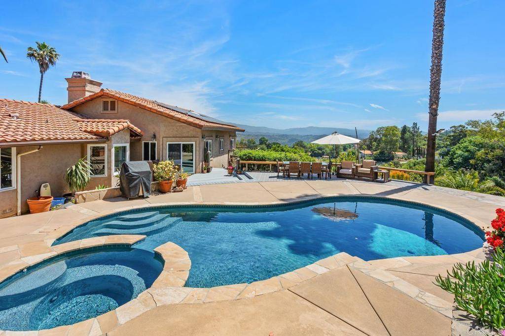 Escondido, CA 92026,9751 Canyon Country LN