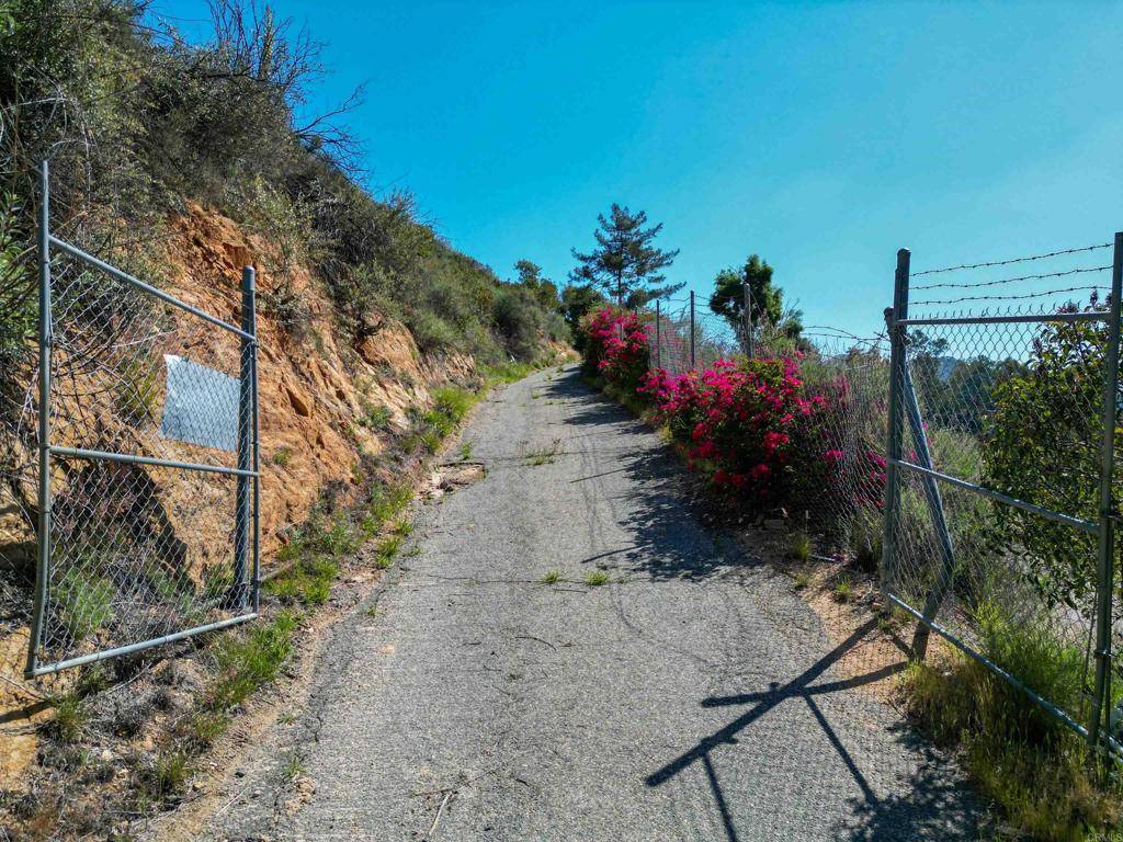 Fallbrook, CA 92028,9932 Gomez Creek RD