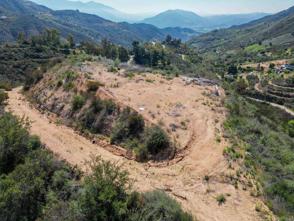 Fallbrook, CA 92028,9932 Gomez Creek RD