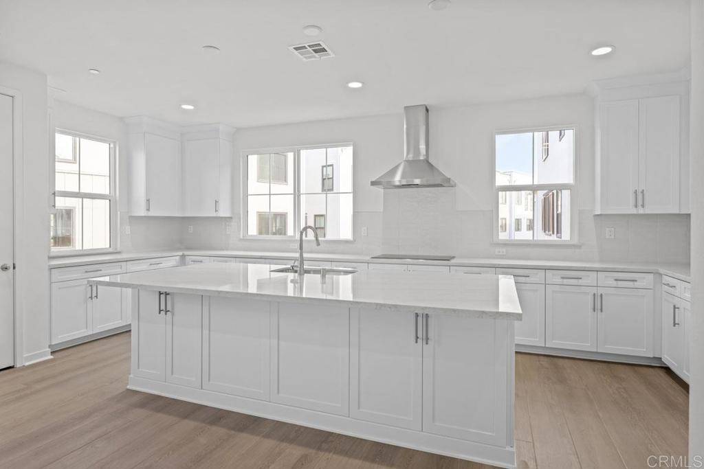 Carlsbad, CA 92008,2509 Broom LN