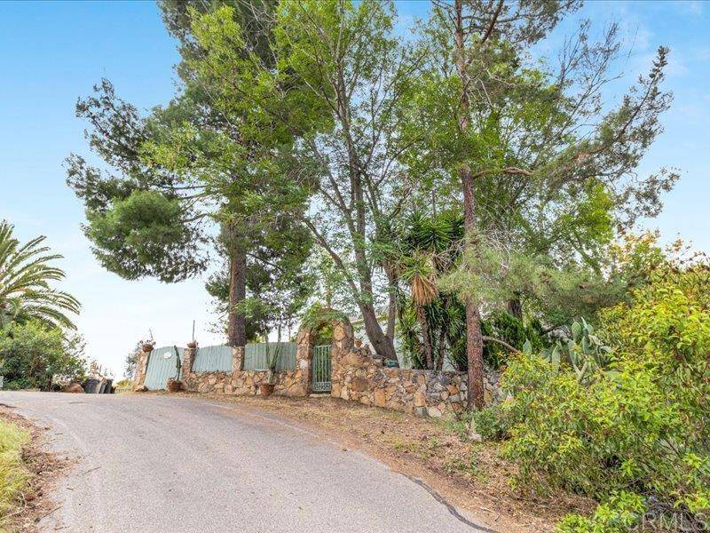 Fallbrook, CA 92028,10071 Gomez Creek RD