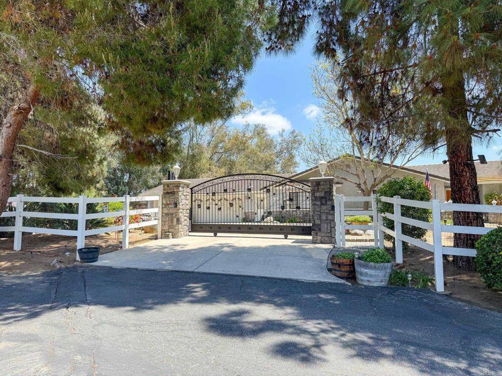 Fallbrook, CA 92028,3048 Jason RD