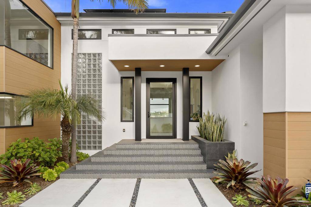 Solana Beach, CA 92075,318 S Nardo