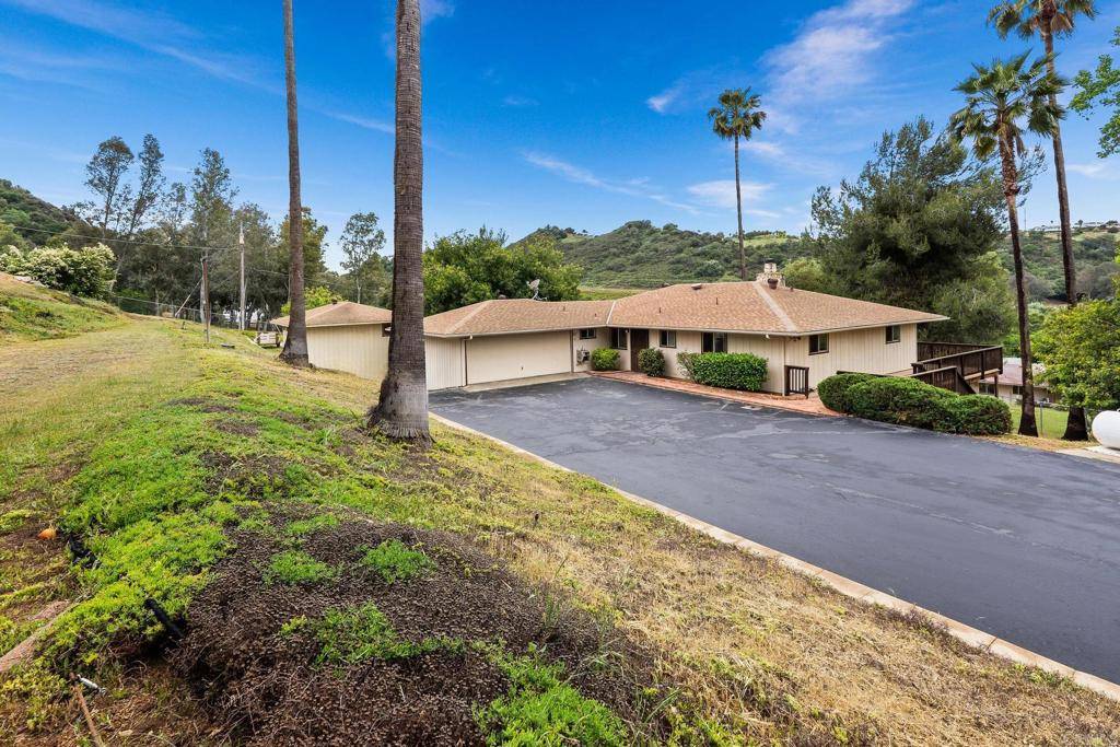 Valley Center, CA 92082,27229 Oakmont