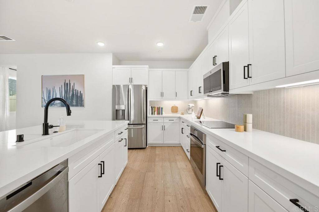 Fallbrook, CA 92028,35252 Valencia