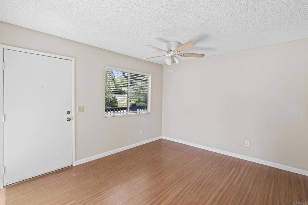 Carlsbad, CA 92009,7702 Caminito Tingo #H203