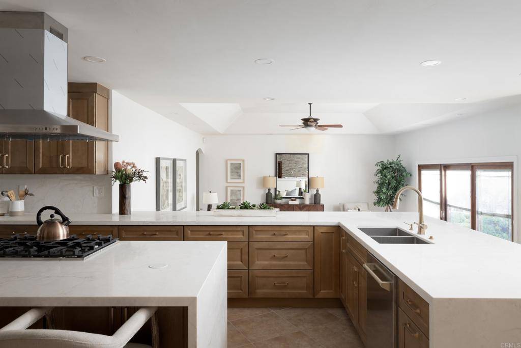 15017 Skyridge RD Poway, CA 92064