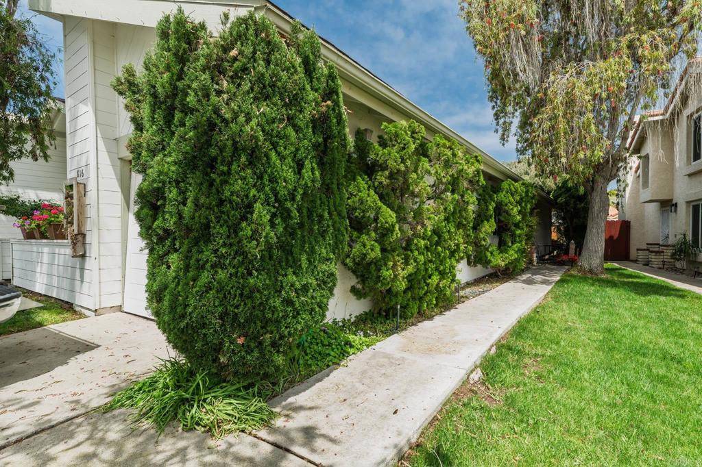 Carlsbad, CA 92011,816 Caminito Azul