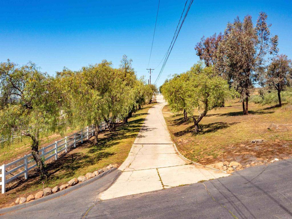 Ramona, CA 92065,18405 Rangeland RD
