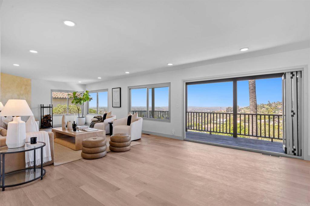 San Diego, CA 92120,5740 Daffodil LN