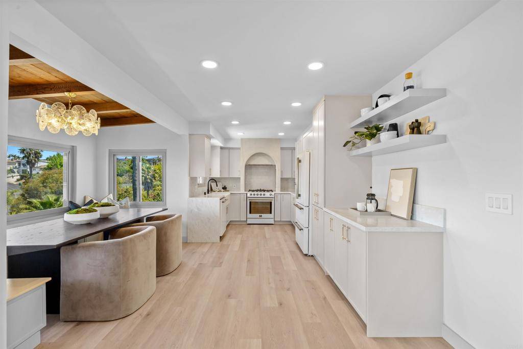 San Diego, CA 92120,5740 Daffodil LN