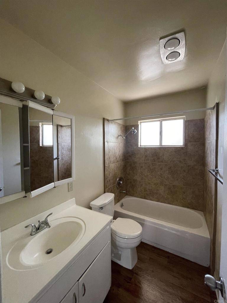 San Diego, CA 92111,7555 Linda Vista #31