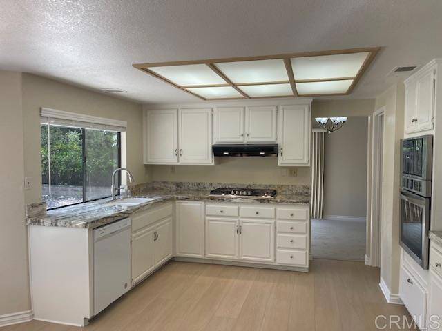Carlsbad, CA 92009,3533 Sitio Baya
