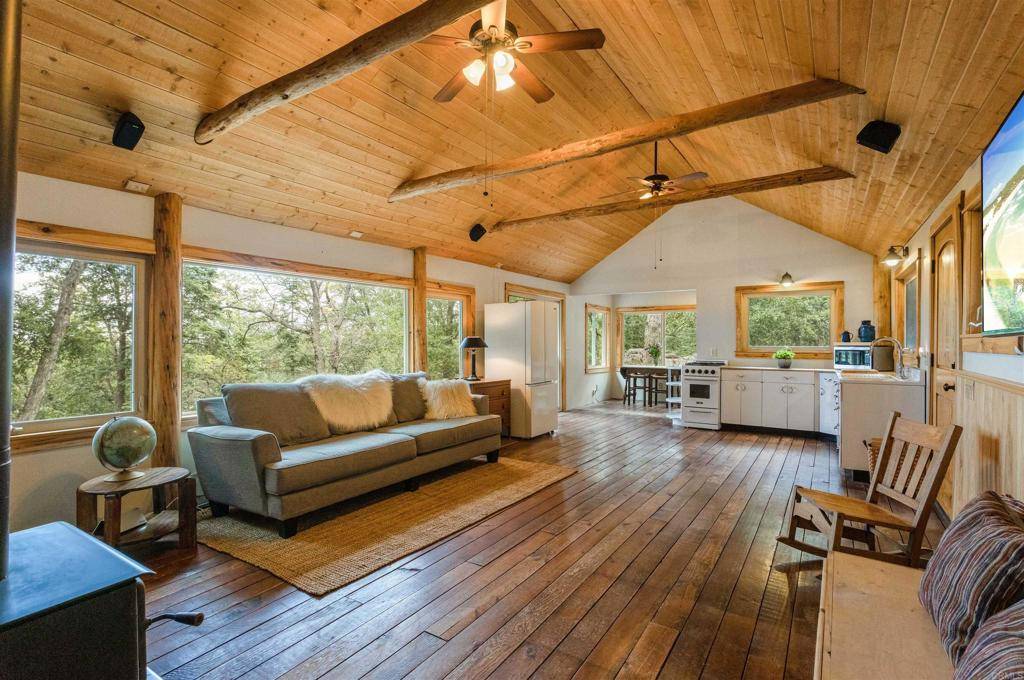 Palomar Mountain, CA 92060,21932 Crestline RD