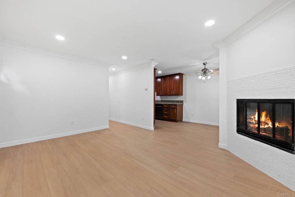 El Cajon, CA 92020,855 E Lexington Ave #4