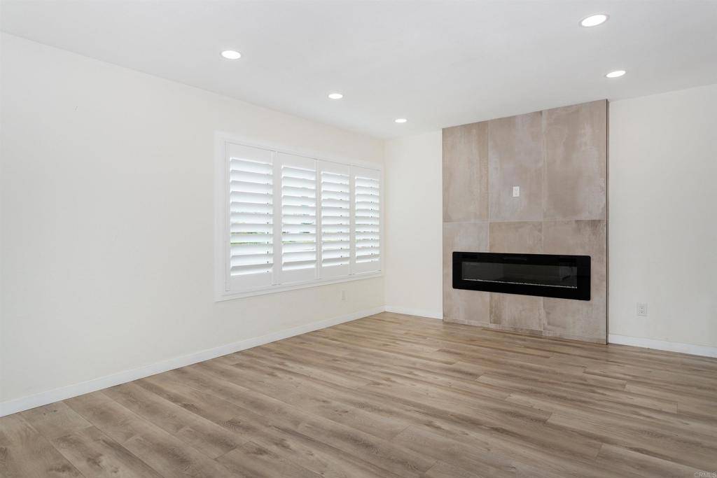 San Diego, CA 92126,10336 Londonderry AVE