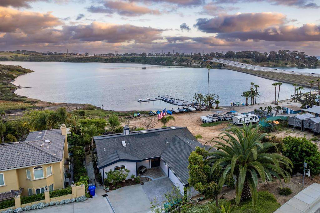 Carlsbad, CA 92008,4235 Harrison ST