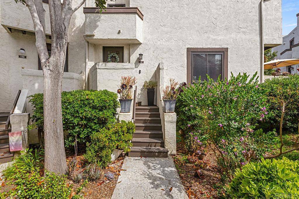 San Diego, CA 92107,2284 Caminito Pajarito #147