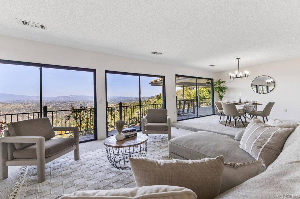 Escondido, CA 92026,9613 Meadow Mesa DR