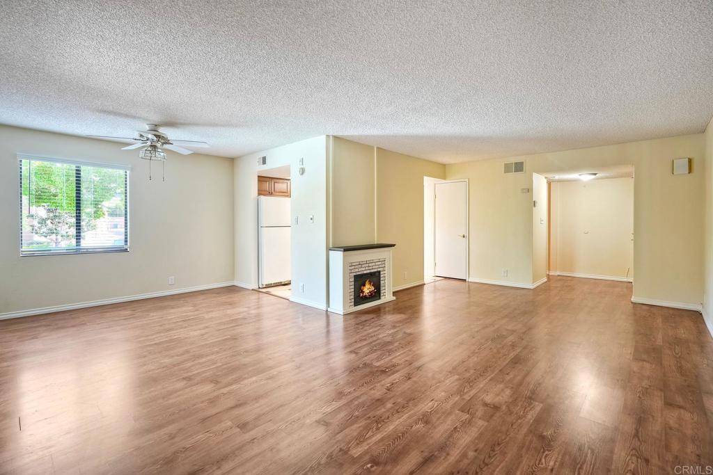 Carlsbad, CA 92009,2564 Navarra DR #115
