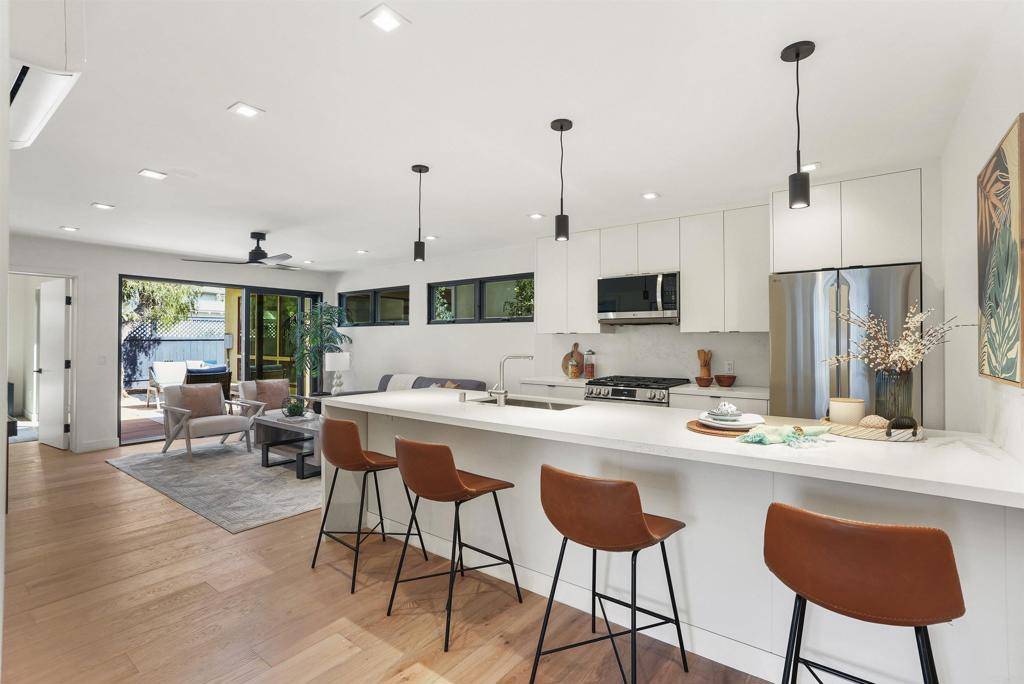 Solana Beach, CA 92075,806 Seabright LN