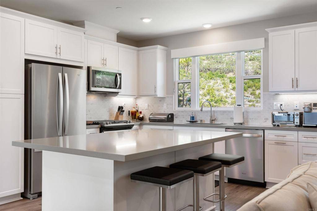 San Diego, CA 92108,2896 Via Alta PL