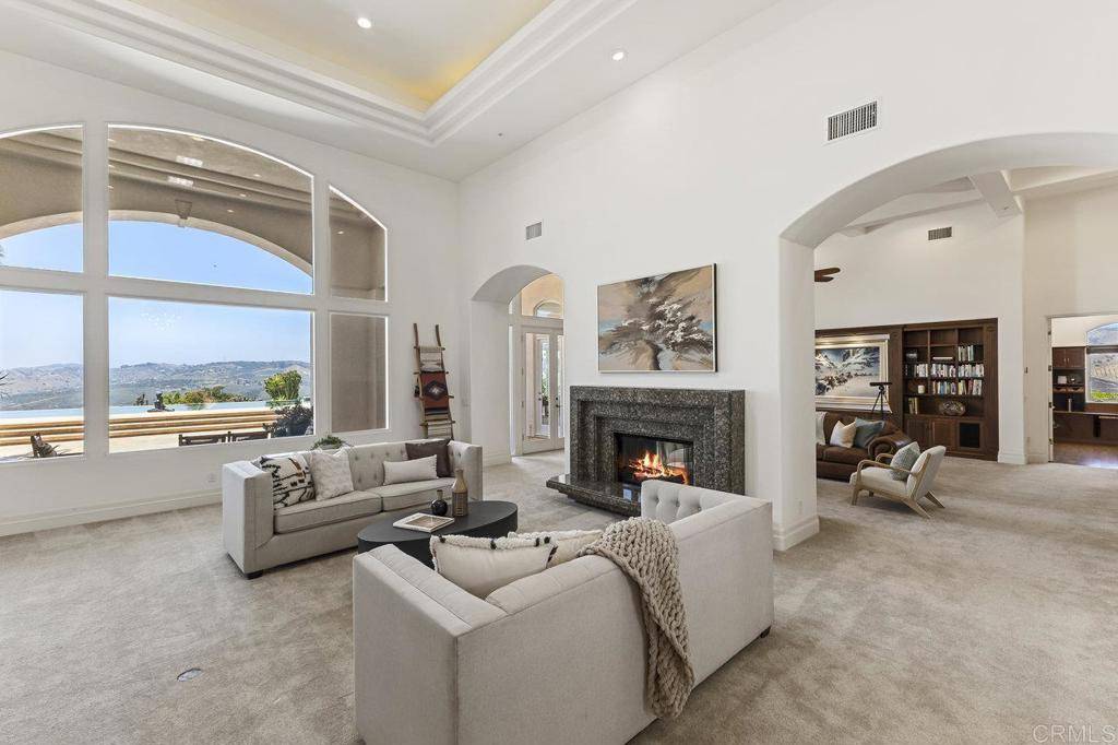 Valley Center, CA 92082,31581 Larga Vista