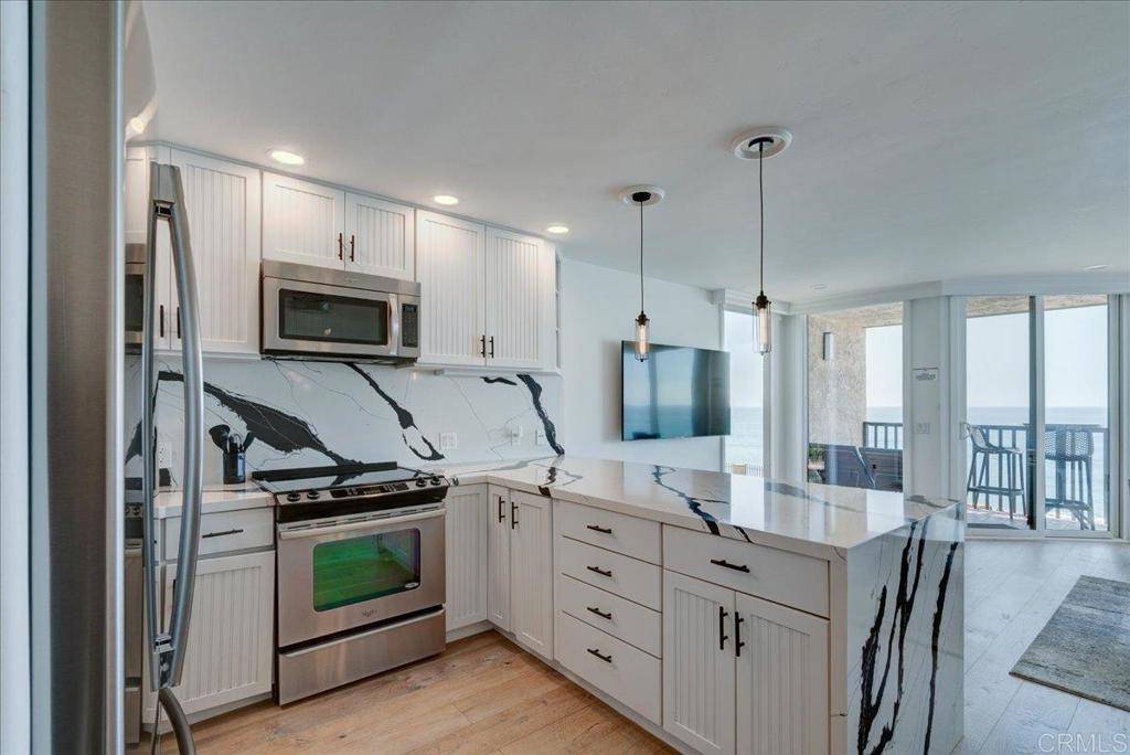 Solana Beach, CA 92075,190 Del Mar Shores Terrace #24