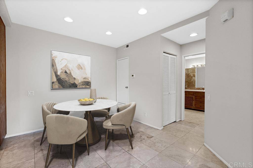San Diego, CA 92130,4075 Carmel View RD #11